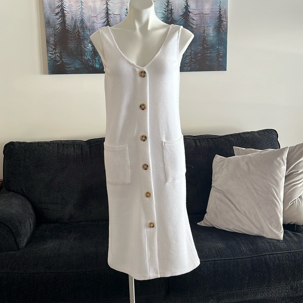 Sweet Claire women’s white sleeveless dress size medium NWT